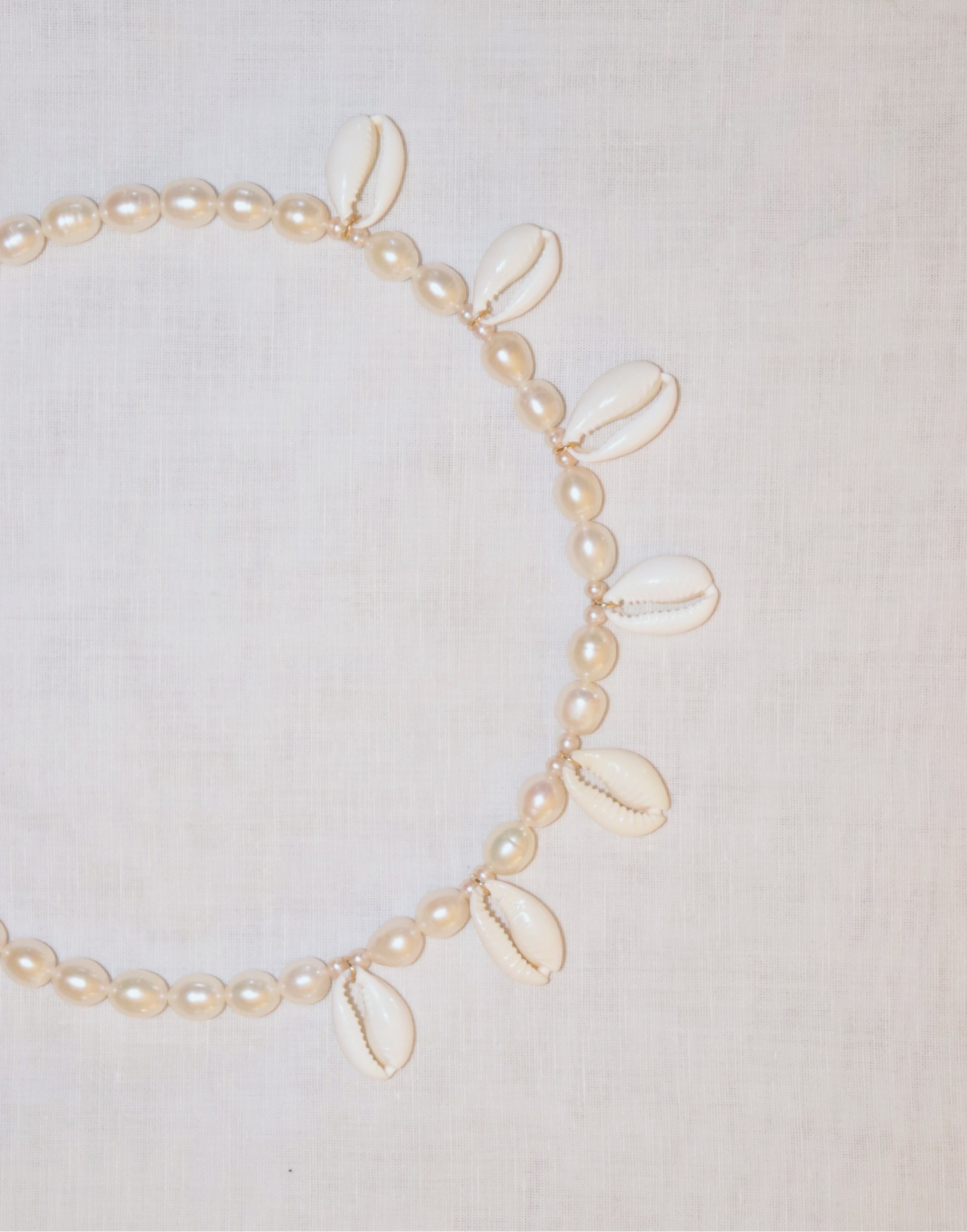 Tamarin Pearl and Shell Necklace - Image 4