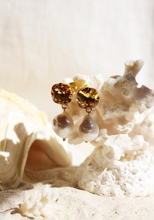 Ambre Crystals and white baroque pearls earrings - Image 4