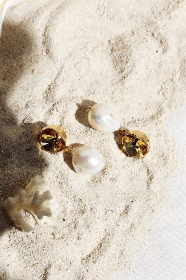 Ambre Crystals and white baroque pearls earrings - Image 2