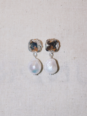 Elise Crystals and white baroque pearls earrings