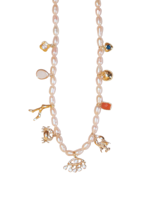 lamoureuse-paris-collier-de-perles-a-breloques-paora